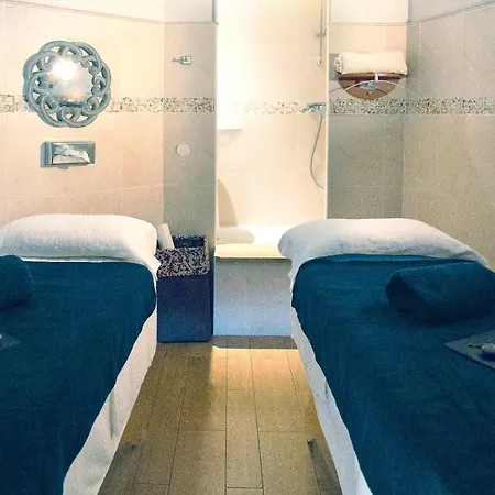 Pierre & Les Bulles De Hotel apartamentowy 4*