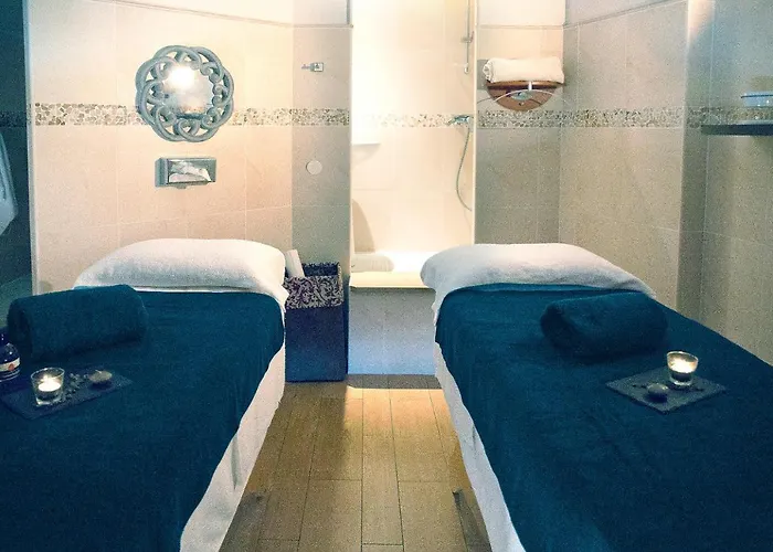 Pierre & Les Bulles De Aparthotel 4*